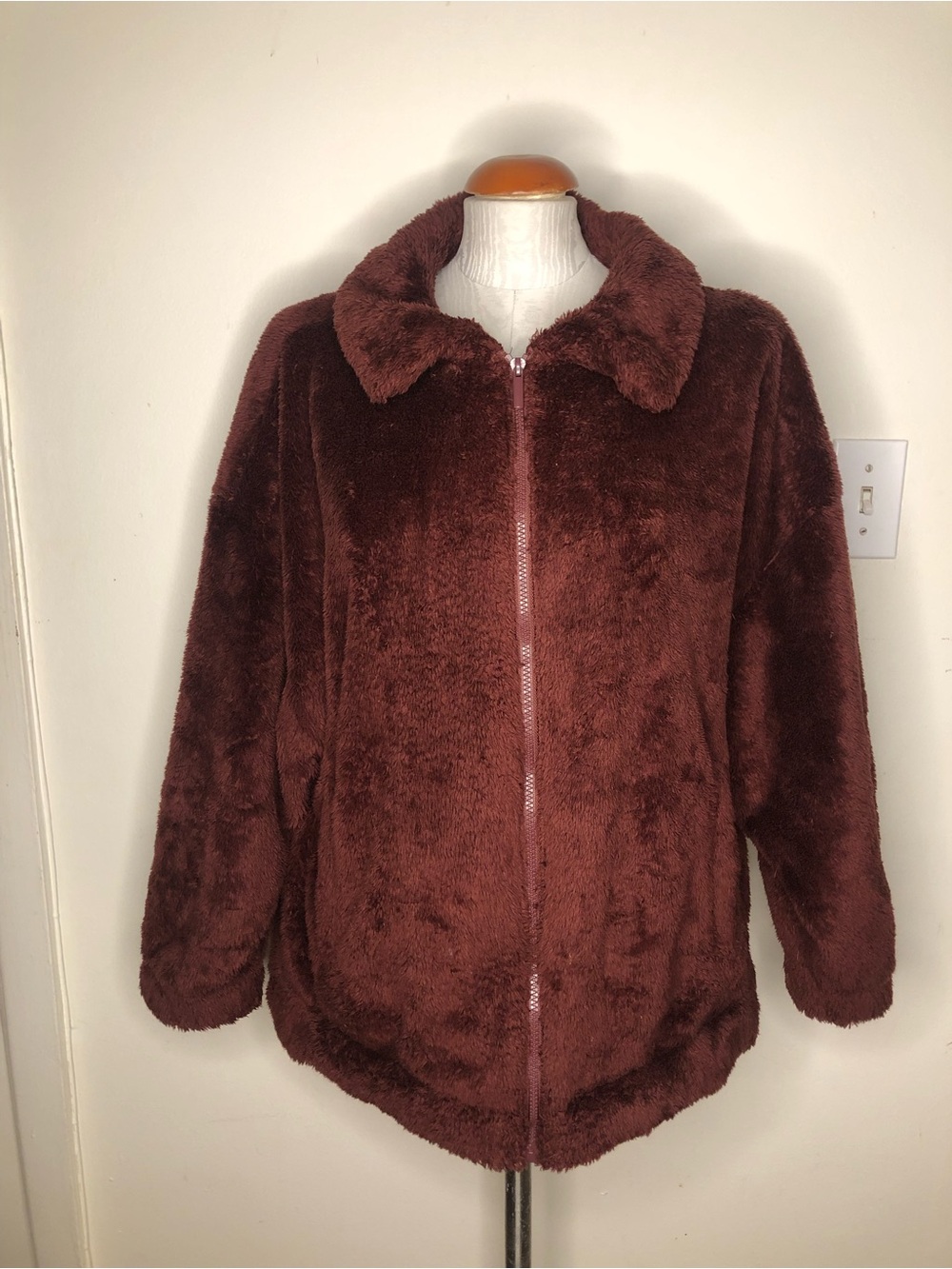 Old Navy Plush Faux Fur Zip-Up Jacket in Deep Brown